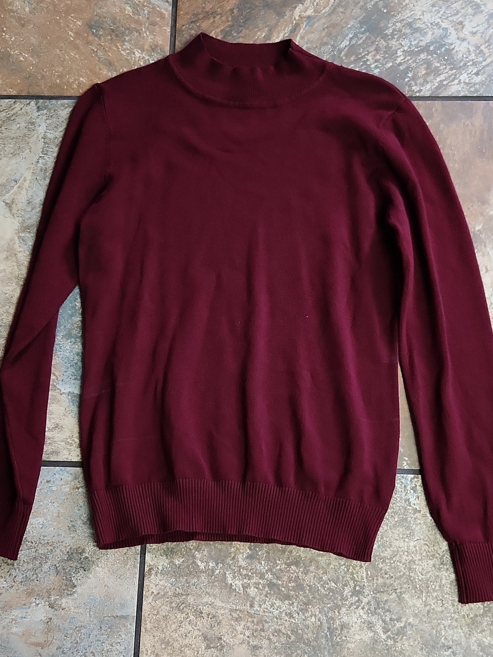 Cielo Women's Crewneck Sweater in Burgundy